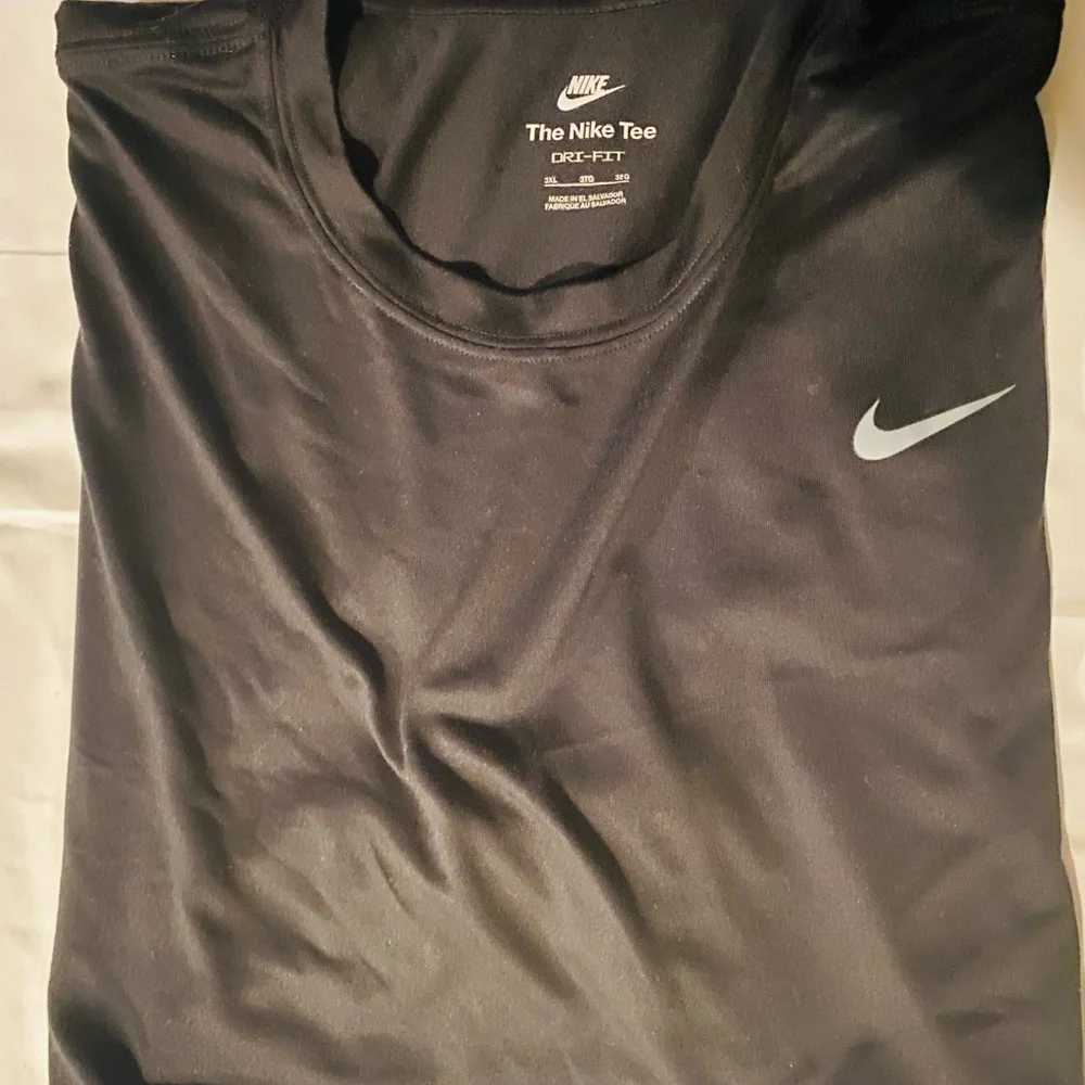 Nike Men's Black Short Sleeve Tee NWOT - Picture 4 of 6